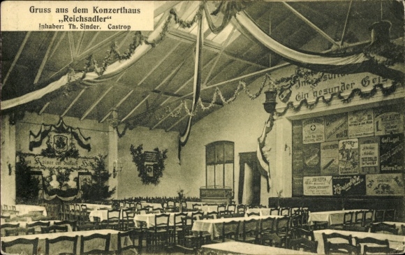 Ak Castrop Rauxel im Ruhrgebiet, Innenansicht des Konzerthauses Reichsadler, Tische und Fotografi