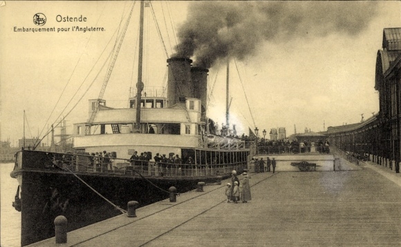 Postcard Oostende Ostend West Flanders, embarkation to England