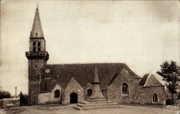 Cloister of Saint Thégonnec Finistère, Church of Notre-Dame, War Memorial