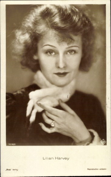 Postcard actress Lilian Harvey, portrait, Ufa Film, Ross Verlag 5016 2, autograph