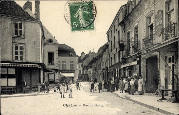 Postcard Chagny Saône et Loire, Rue du Bourg