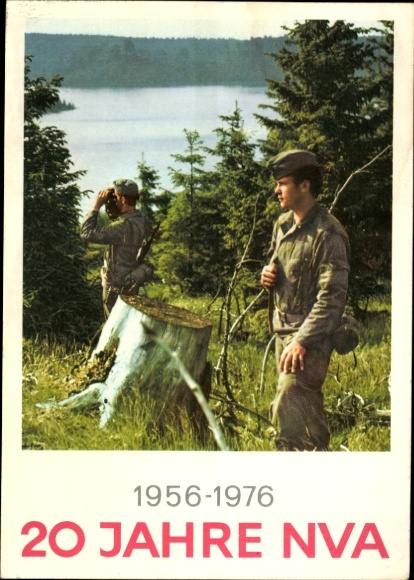 KP 20 lat NVA 1956-1976, Narodowa Armia Ludowa NRD, żołnierze w mundurach