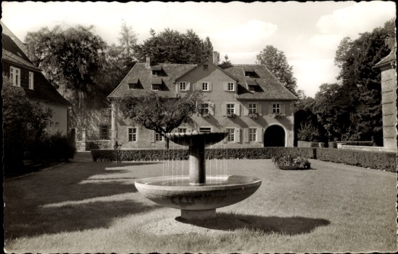 Postcard Wolfhagen in Hessen, Uslar-Platz, fountain