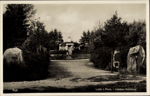 Postcard Loitz in Western Pomerania, Heroes&#39; Monument