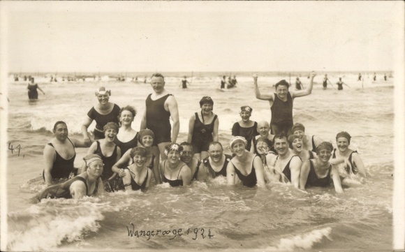 Photo Postcard North Sea resort Wangerooge, bathers in swimwear on the beach, 1924