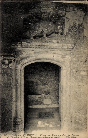 CPA Amboise Indre et Loire, Chateau, Porte de l'ancien Jeu de Paume