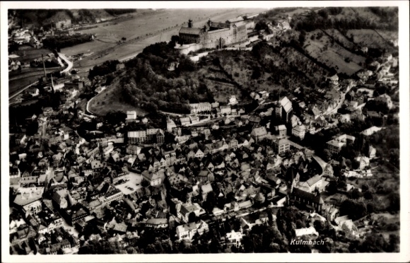 Postcard Kulmbach in Upper Franconia, aerial view of castles, large cluster of houses