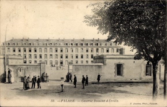 PC Falaise Calvados, Caserne Dumont d'Urville