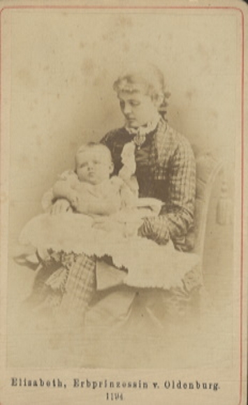 CdV Portrait Elisabeth Anna von Oldenburg, geb. von Preußen mit Kind
