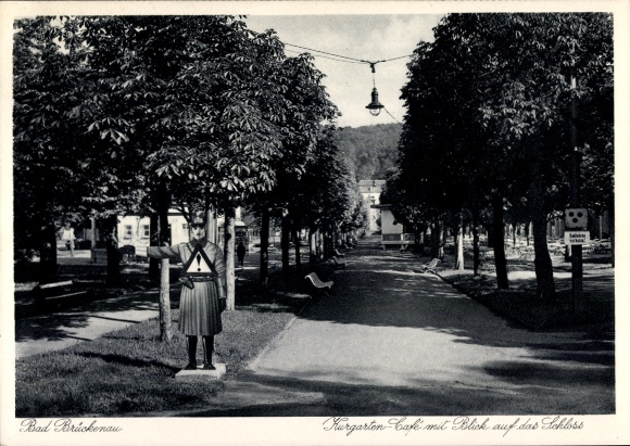 Postcard Bad Brückenau in Sinntal Lower Franconia, Kurgarten-Cafe with a view of the castle
