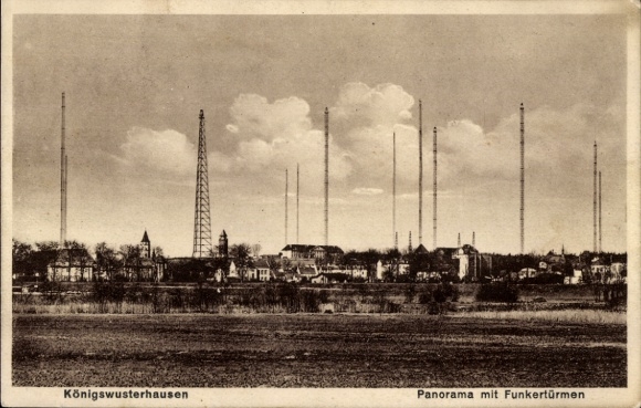 KP Königs Wusterhausen w Brandenburgii, panorama z wieżami radiowymi, widok na miasto Königswusterha