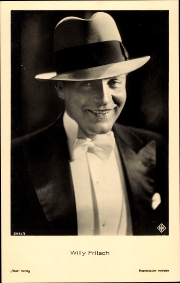 Postcard actor Willy Fritsch, portrait, hat, Ross Verlag 5961/1
