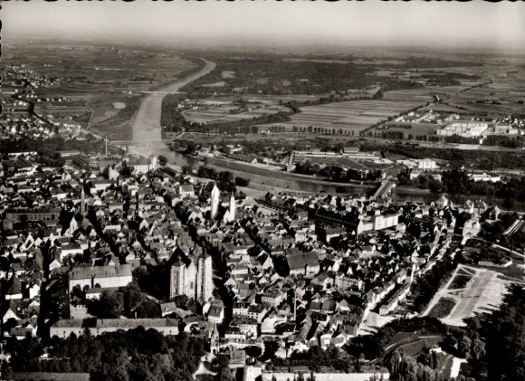 KP Ingolstadt nad Dunajem Górna Bawaria, widok z lotu ptaka na panoramę miasta, rzekę, stare budynki, zdjęcie