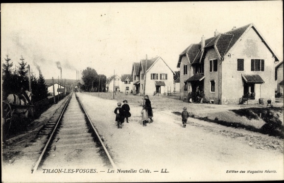 Postcard Thaon les Vosges, New Cities, Gleise