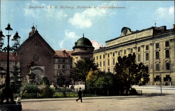 Postcard Innsbruck Tyrol, Hofburg, Hofkirche, Leopoldsbrunnen