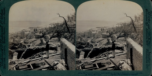 Stereo cabinet photo Saint Pierre Martinique, destruction after volcanic eruption 1902 ?