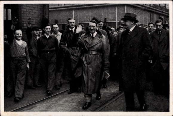 Collective picture No. 91 Adolf Hitler, visiting the Rhenish Westphalian industry