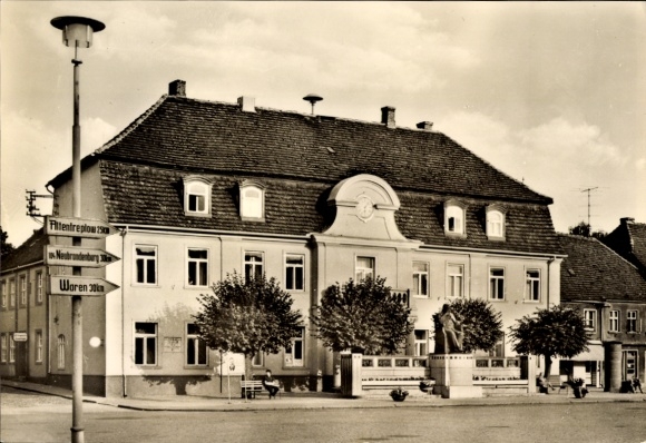 Postcard Reuterstadt Stavenhagen in Mecklenburg, Fritz Reuter Literature Museum