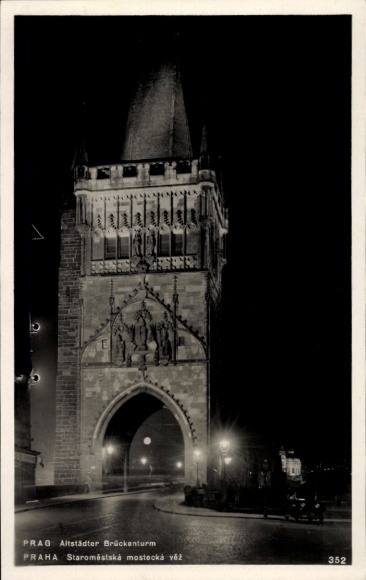 KP Praha Praga Czechy, Wieża Mostowa na Starym Mieście, zdjęcie nocne, architektura