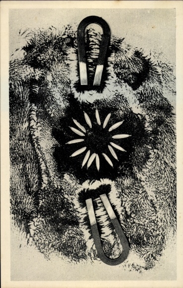 Künstler Ak Marcel Jean, Paris à vol d'oiseau, La Carte Surrealiste No. 18, Surrealismus, Magnete