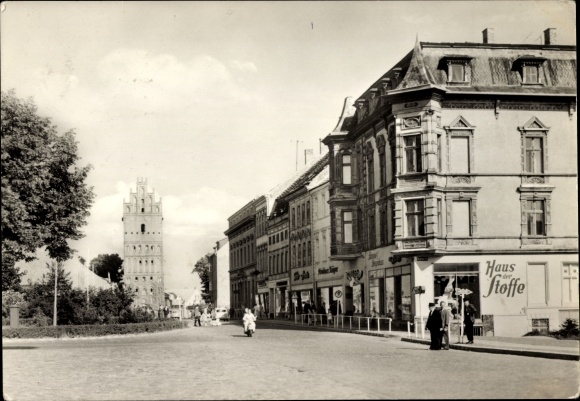 Ak Anklam in Mecklenburg-Vorpommern, Steinstrasse, Store House of fabrics, Steintor