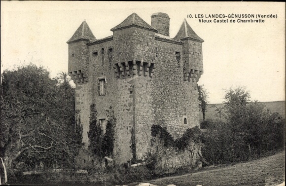 Postcard Les Landes-Genusson Vendee, Old Castle of Chambrette