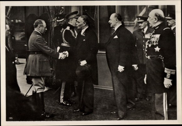 Photo Hoffmann, French General Maurice Gamelin welcomes British Secretary of War Hore Belisha