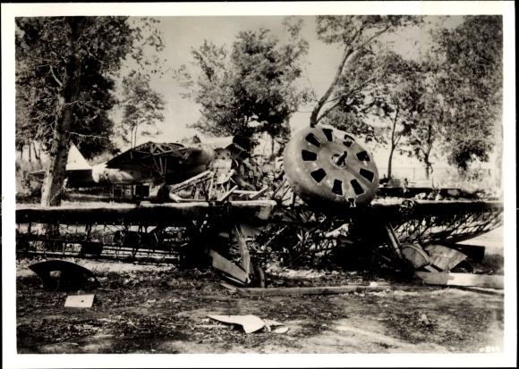 Photo Hoffmann, H., Destroyed Russian Aircraft, October 1941