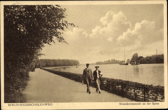 Postcard Berlin Treptow Baumschulenweg, walkers on the Spree