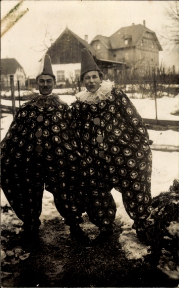 Photo Postcard Germany unknown, carnival, two harlequins