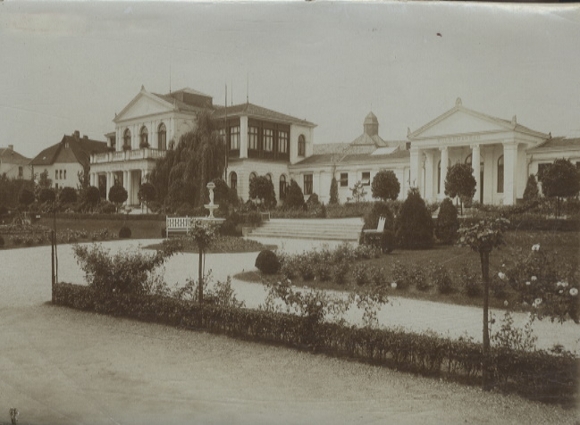Original photo of Salzuflen in North Rhine-Westphalia, New Bathhouse and Woldemarbad, around 1900