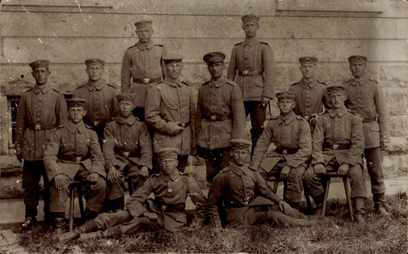 Photo Postcard Gmund am Tegernsee Upper Bavaria, German soldiers in uniforms, group photo, I WK