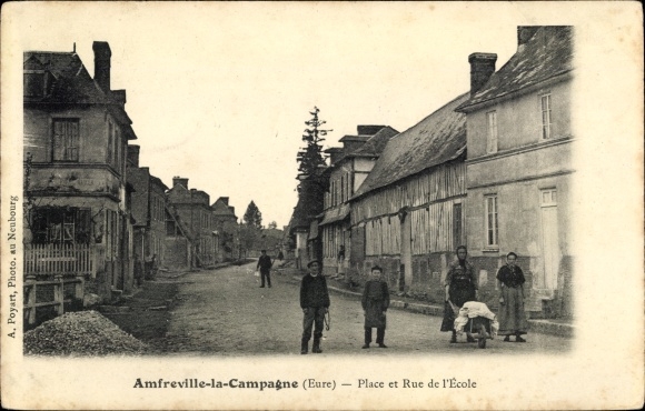 Postcard Amfreville-sous-les-Monts Eure, Place and Rue de l&#39;Ecole