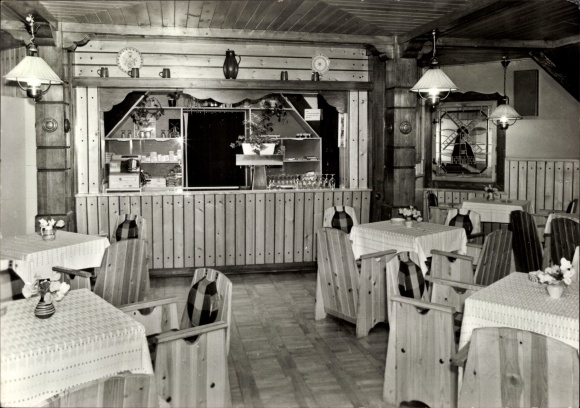 Postcard Gnoien in Mecklenburg, HO-Gaststätte zur Windmühle, interior view