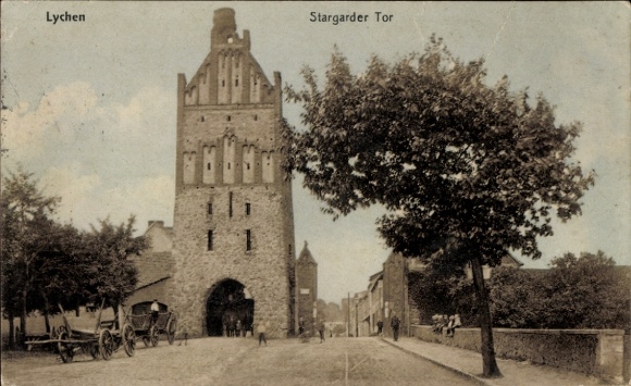 Ak Lychen in der Uckermark, Stargader Tor, Straßenpartie, Pferdefuhren