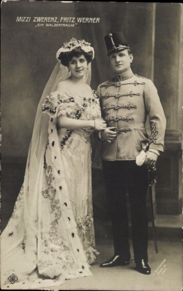 Postcard Actor Mizzi Zwerenz, Fritz Werner, a waltz dream