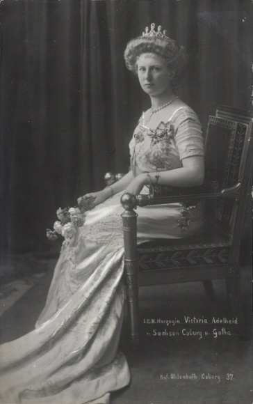 Postcard Duchess Victoria Adelheid of Saxe Coburg Gotha, portrait
