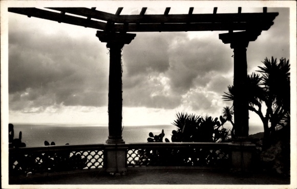 Ak Monaco, Säulen, Aussicht auf das Meer, Palmen, exotische Pflanzen