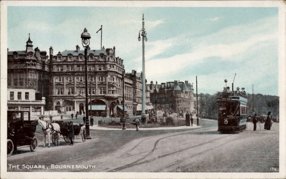 Ak Bournemouth Dorset England,  The Square, Straßenbahn, alte Autos, Menschen