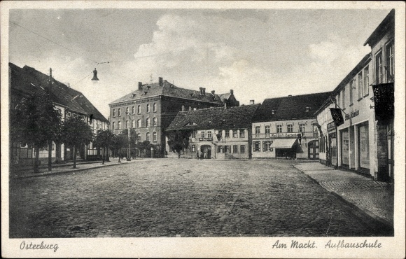 Postcard Osterburg in the Altmark, market, advanced school