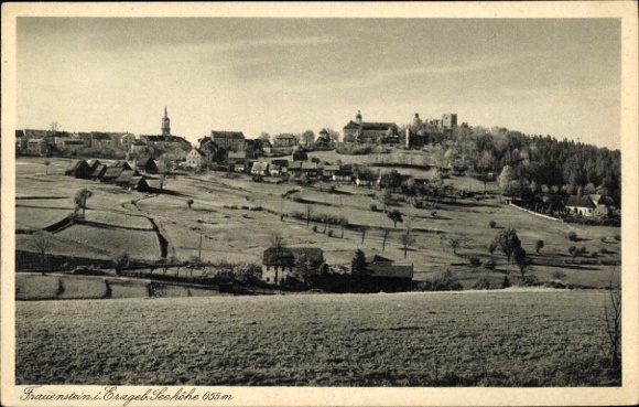 Ak Frauenstein im Erzgebirge, Schöne Landschaft, Dorfansicht, Kirche, Burgruine, 655m Höhe