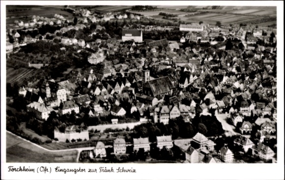Ak Forchheim in Oberfranken Bayern, Luftaufnahme,  Stadt, Eingangsbereich, Wohnhäuser, Kirchen