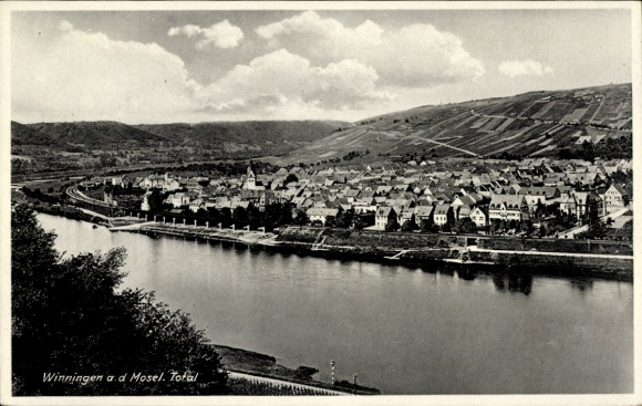 Postcard Winningen on the Moselle, panorama of Winningen, houses on the river, vineyards in the background