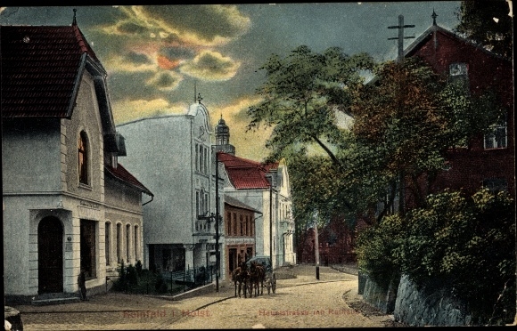 PC Reinfeld in Holstein, street section with town hall