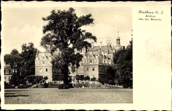 Postcard Bad Muskau in Upper Lusatia, castle large meadow, trees, neoclassical architecture