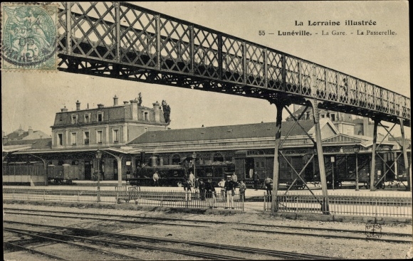 Ak Luneville Meurthe et Moselle, la Gare, Gleisansicht, Passerelle