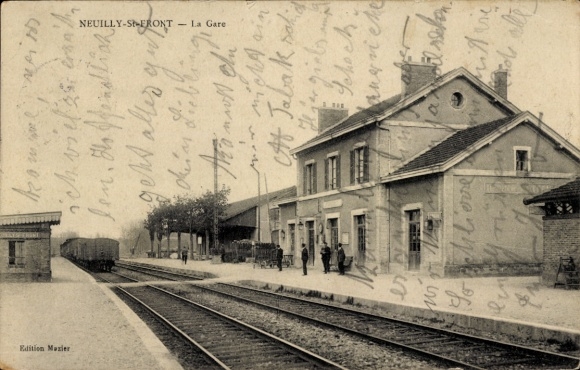 Postcard Neuilly Saint Front Aisne, train station, platform