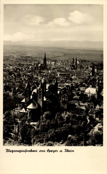 Ak Speyer am Rhein, Flugzeugaufnahme, Stadtansicht, Rhein, Historische Gebäude