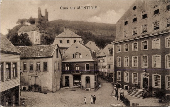 Ak Monschau Montjoie in der Eifel, Platz, Straßenpartie