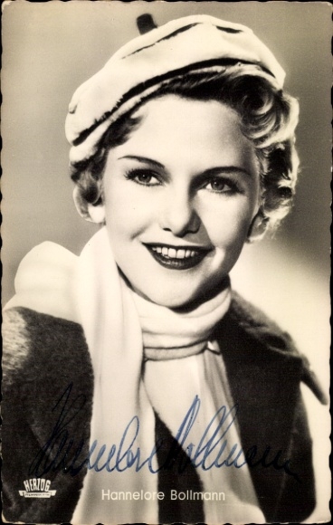 Postcard actress Hannelore Bollmann, portrait, Symphony in Gold, autograph